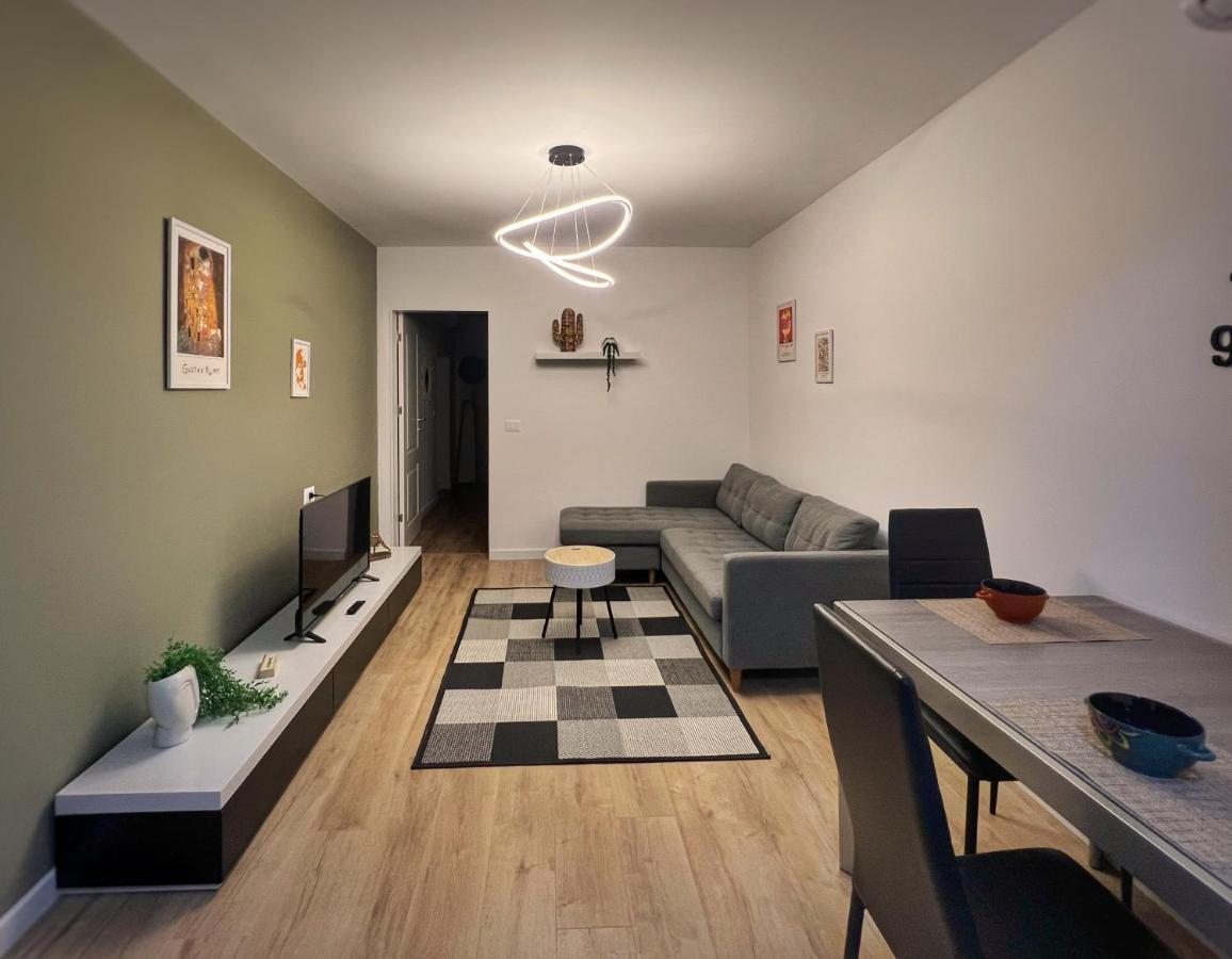 New Bazaar Cane Apartment 3 Tirana Bagian luar foto