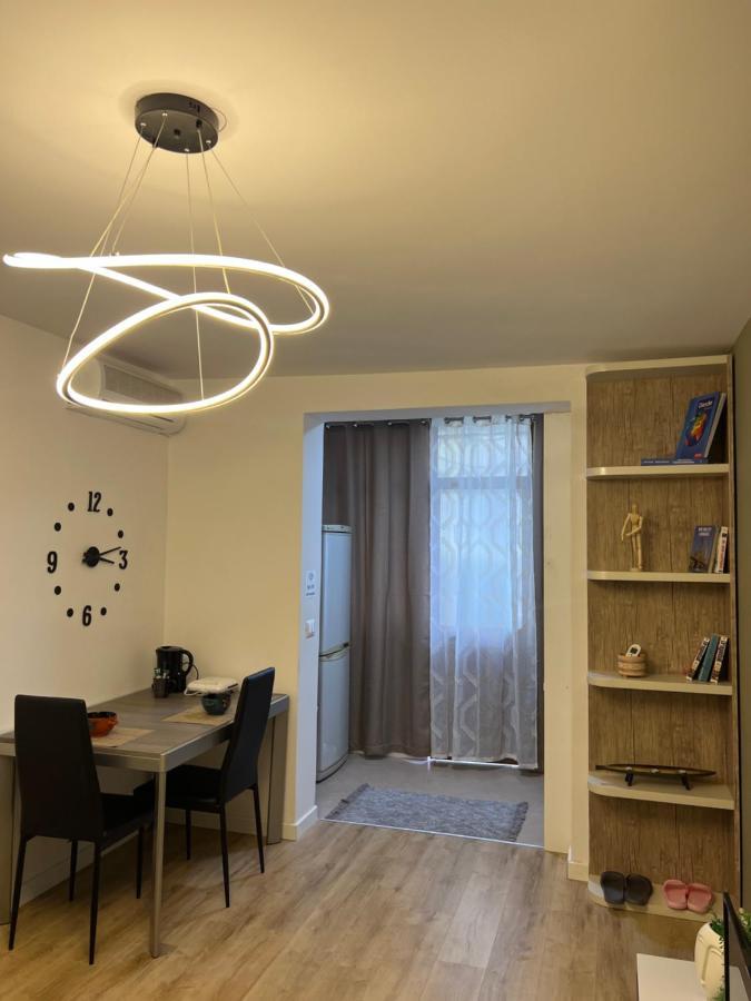 New Bazaar Cane Apartment 3 Tirana Bagian luar foto